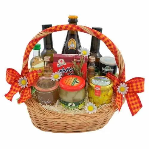 Fabulous Gift Basket of Gourmet Delicacies