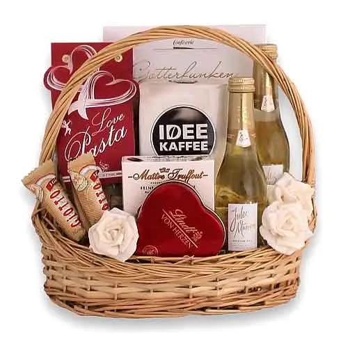 Brilliant Wine N Gourmet Basket for Any Occasion