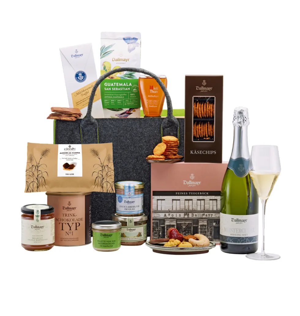 Elegant Picnic Essentials Gift