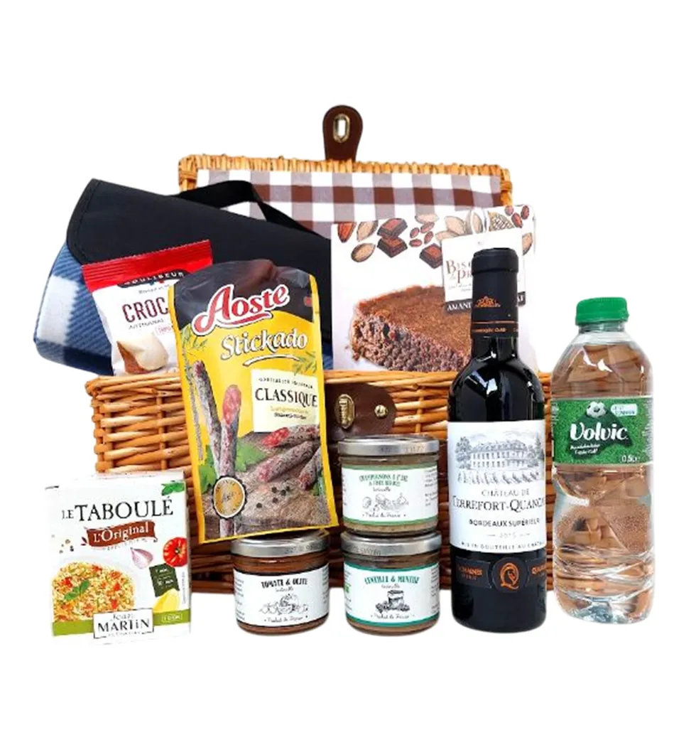 Ultimate Gourmet Picnic Basket Delight