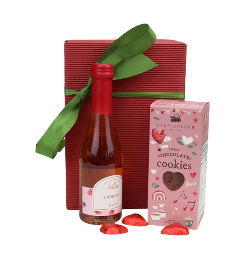 Romantic Treats & Strawberry Wine Pack